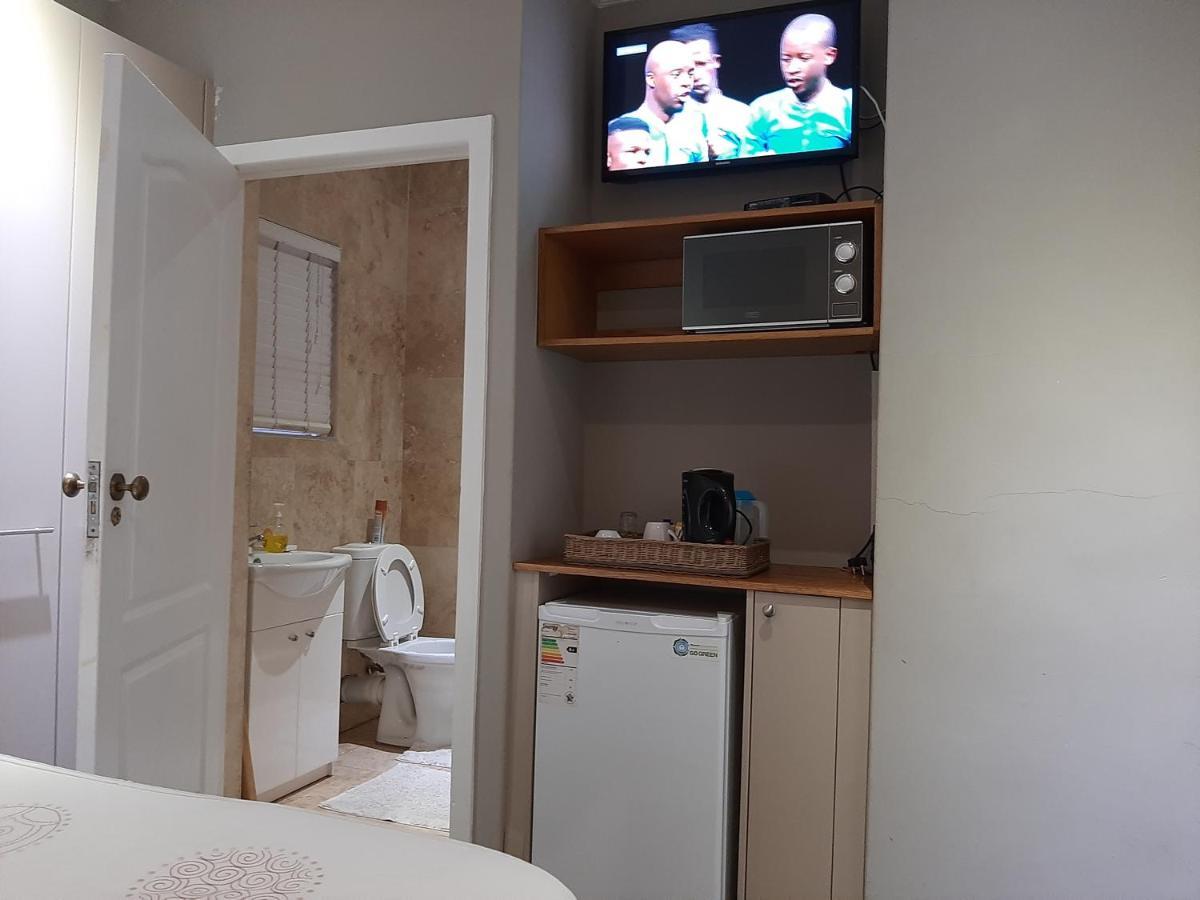 Virginia Townhouse Hotel East London Bagian luar foto